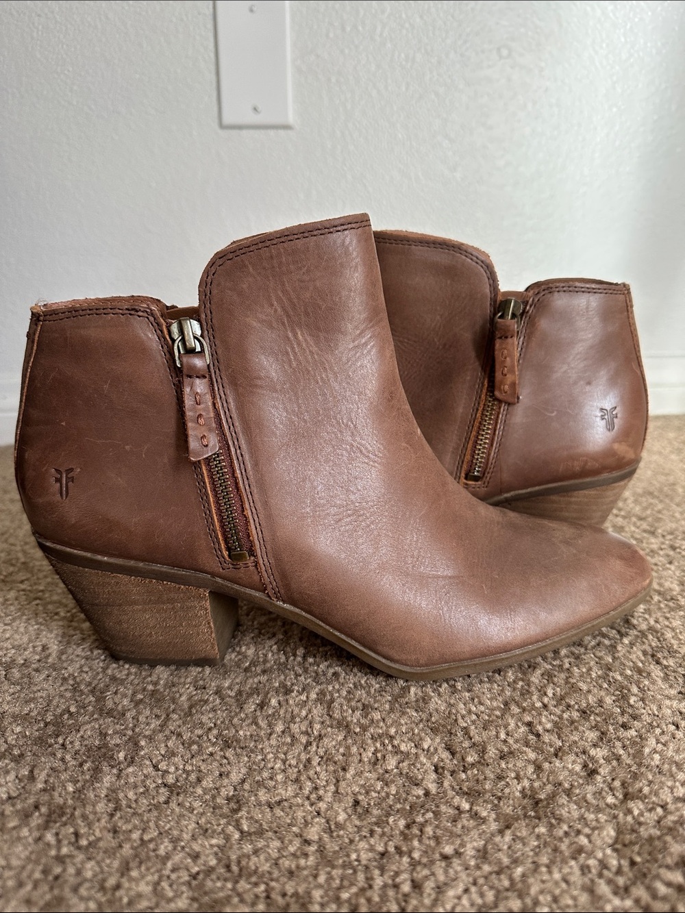 Frye Women’s Brown Judith Ankle Boots Double Zipper SZ 9.5 - Picture 5 of 11